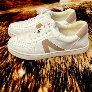 Mia white sneakers 8.5 - 9